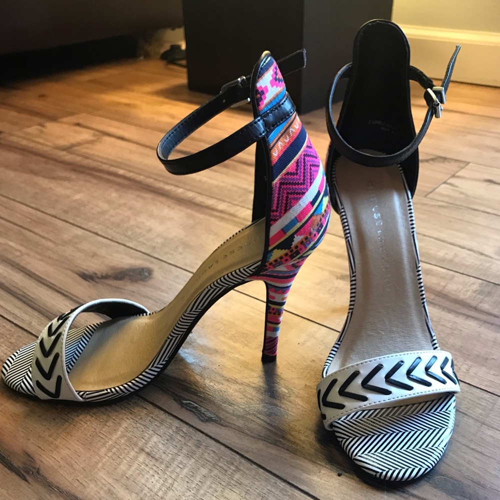 🔥 Chinese Laundry colorful heels! 🔥